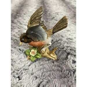 Vintage‎ Lefton Porcelain Robin In Flight Hand Painted Multi Color 04801